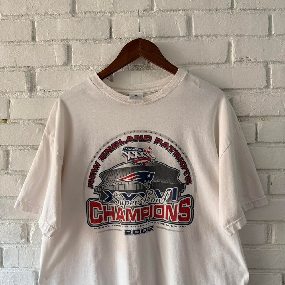 Vintage New England Patriots 2002 White Roster Graphic Tee Large